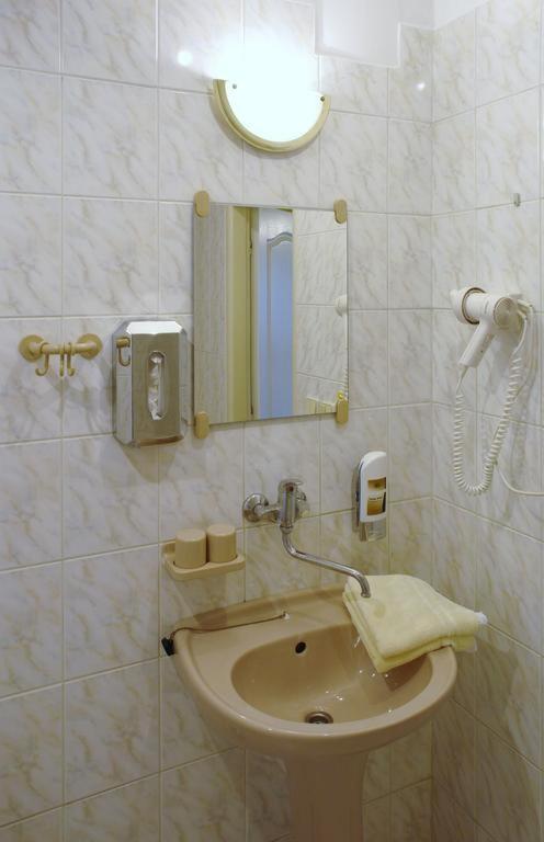 Penzion Pod Hradom Trenčín Екстериор снимка
